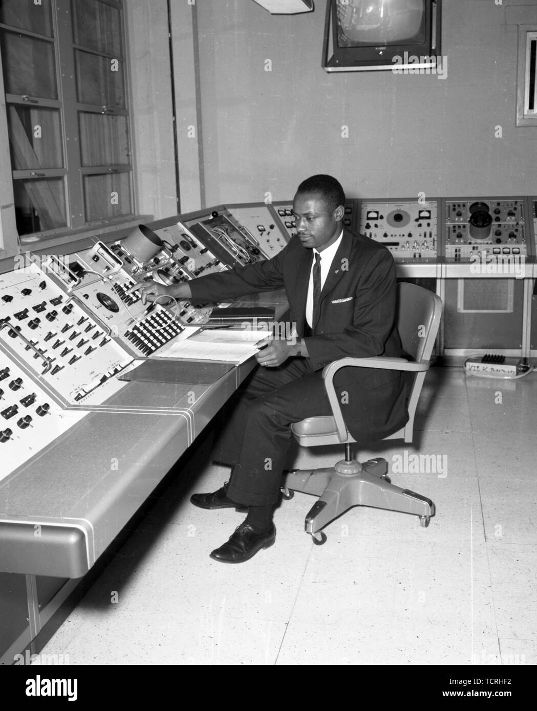 Earnest C. Smith in the NASA's Astrionics Laboratory in 1964 Stock Photo