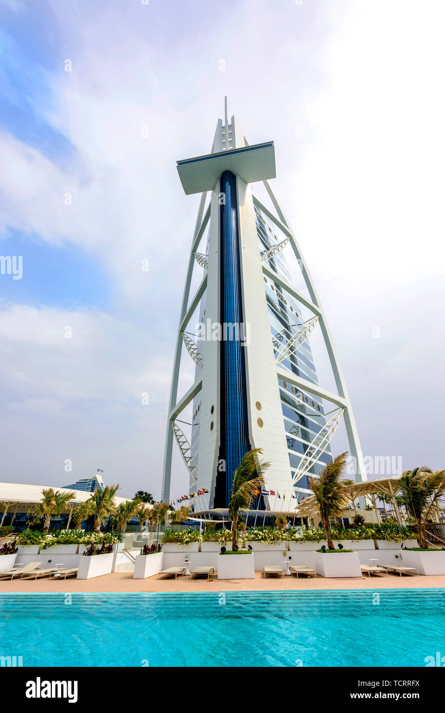 Dubai Sailing Hotel Stock Photo Alamy