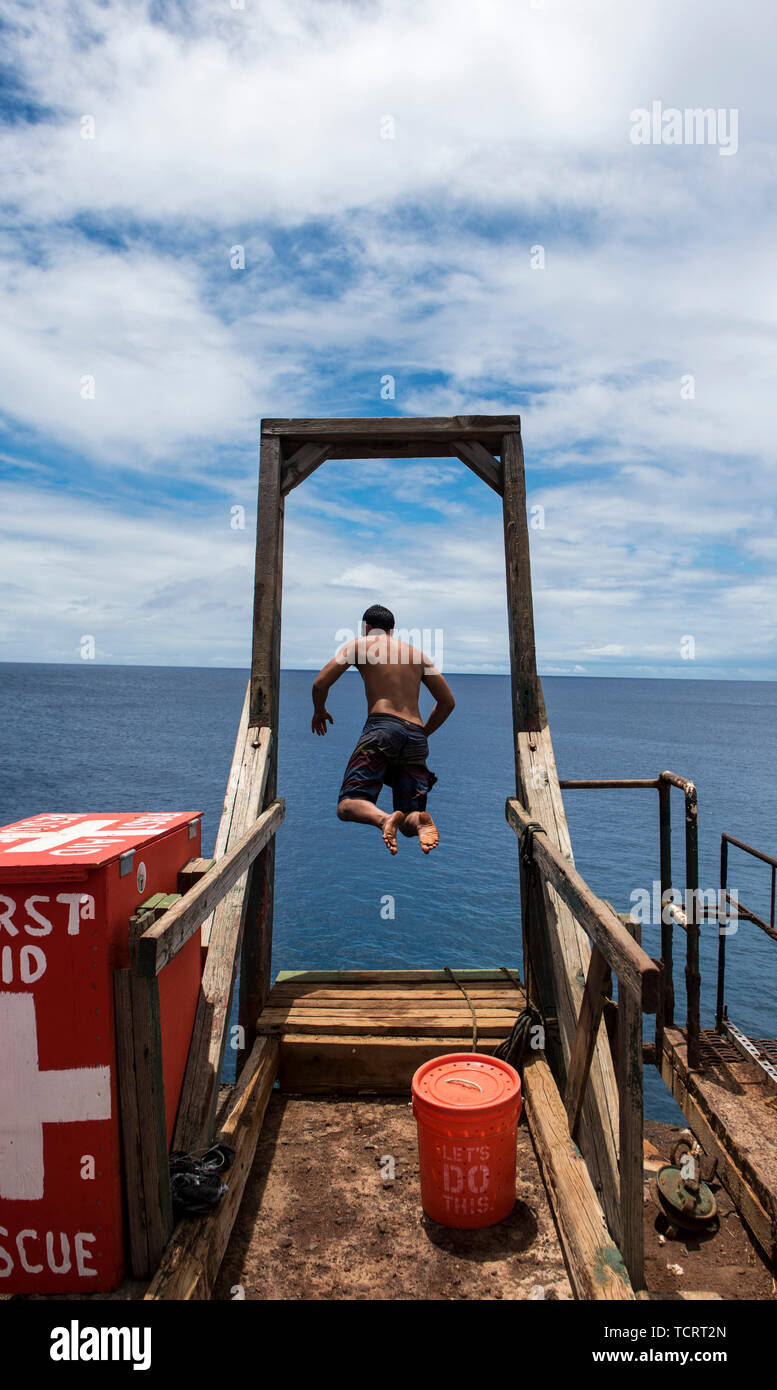Hawaii sky dive hires stock photography and images Alamy