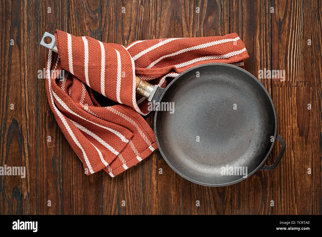 pan, pan on table, cooking, kitchen, stainless steel, baking, pan, round Teflon, cooking, cast iron, pan on table, table top, empty frying Stock Photo