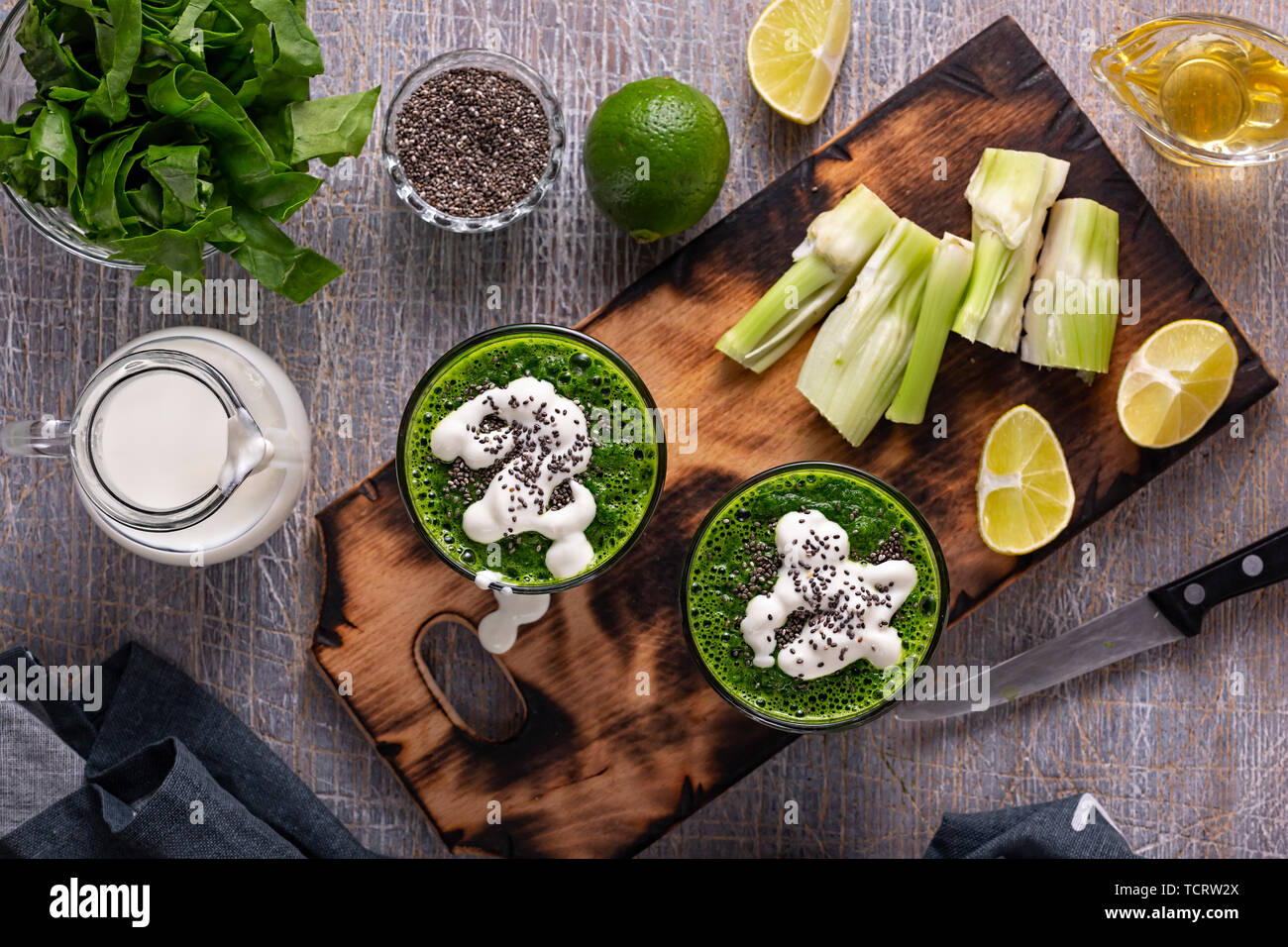 weight loss, detox, easy, healthy, breakfast, spinach, simple, kale, avocado, printable Stock