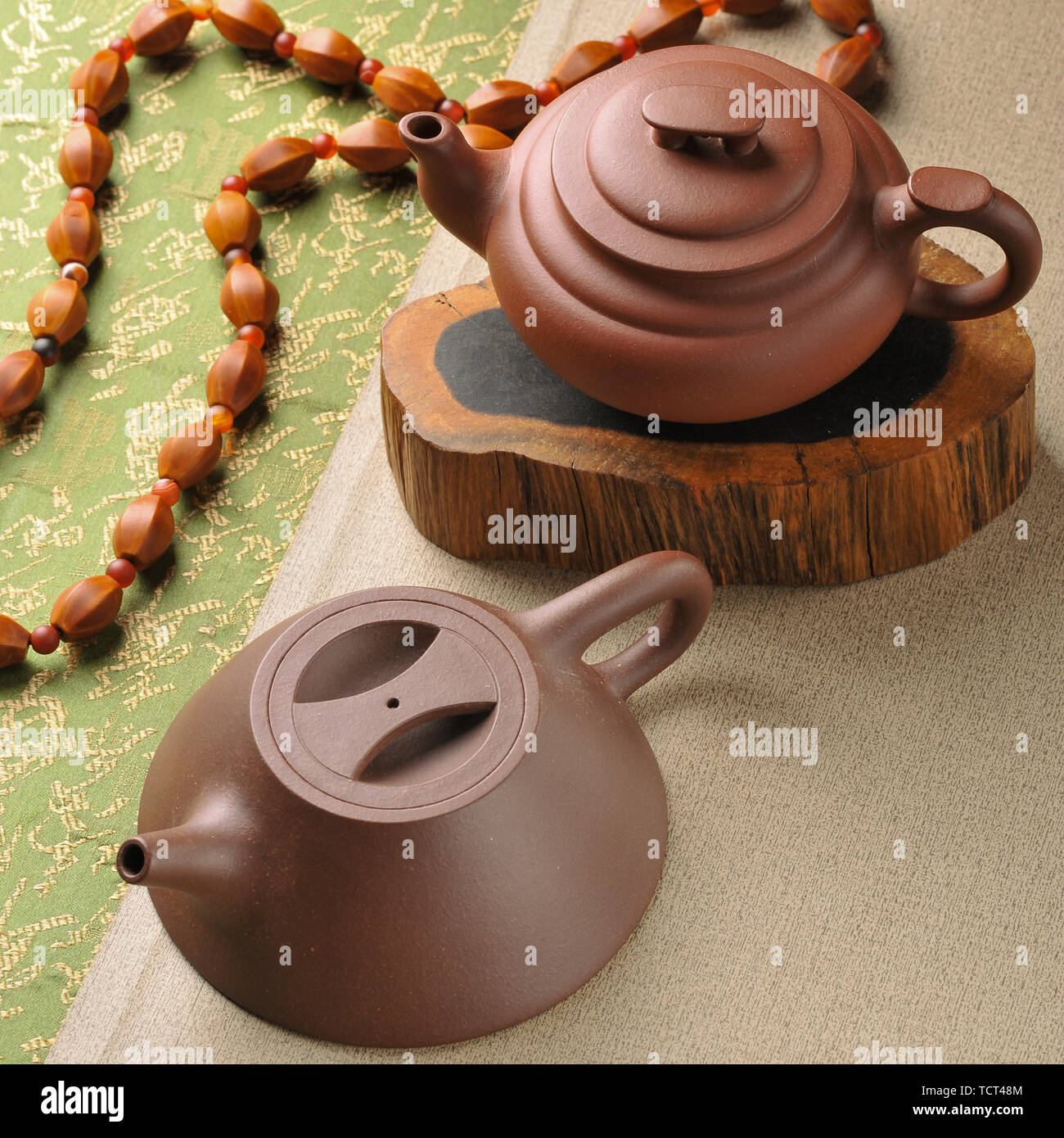 purple clay pot Stock Photo Alamy