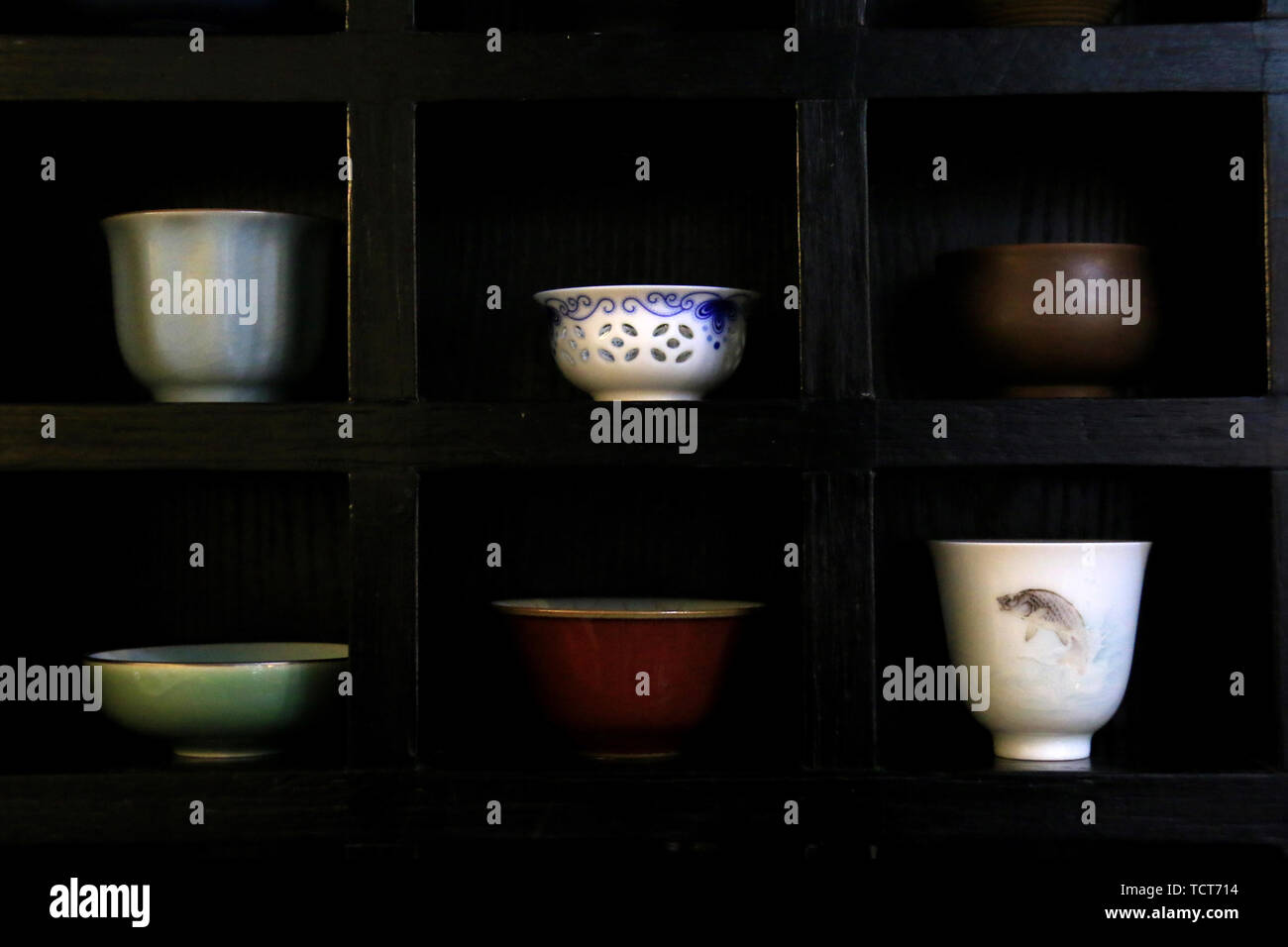 Antique tea sets hires stock photography and images Alamy