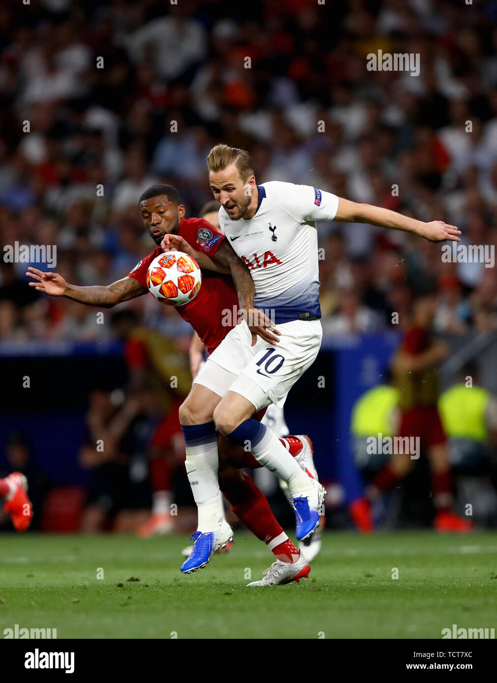 Georginio Wijnaldum of Liverpool and Harry Kane of Tottenham Hotspur - Tottenham Hotspur v Liverpool, UEFA Champions League Final 2019, Wanda Metropolitano Stadium, Madrid - 1st June 2019 Stock Photo