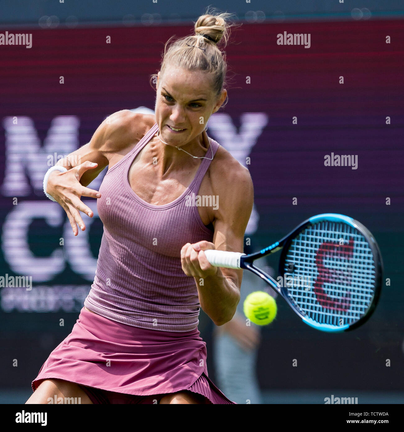 Rosmalen, Netherlands. 10th June, 2019. ROSMALEN, Tennis Libema Open 2019,  WTA and ATP tournament, 10-06-2019, Autotron Rosmalen, Arantxa Rus (NED)  Credit: Pro Shots/Alamy Live News Stock Photo - Alamy