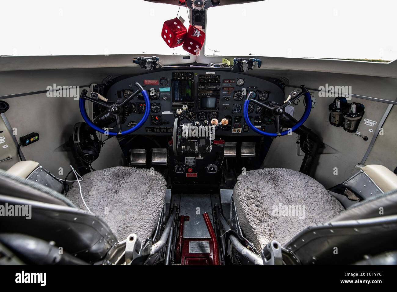 Dc 10 cockpit hi-res stock photography and images - Alamy