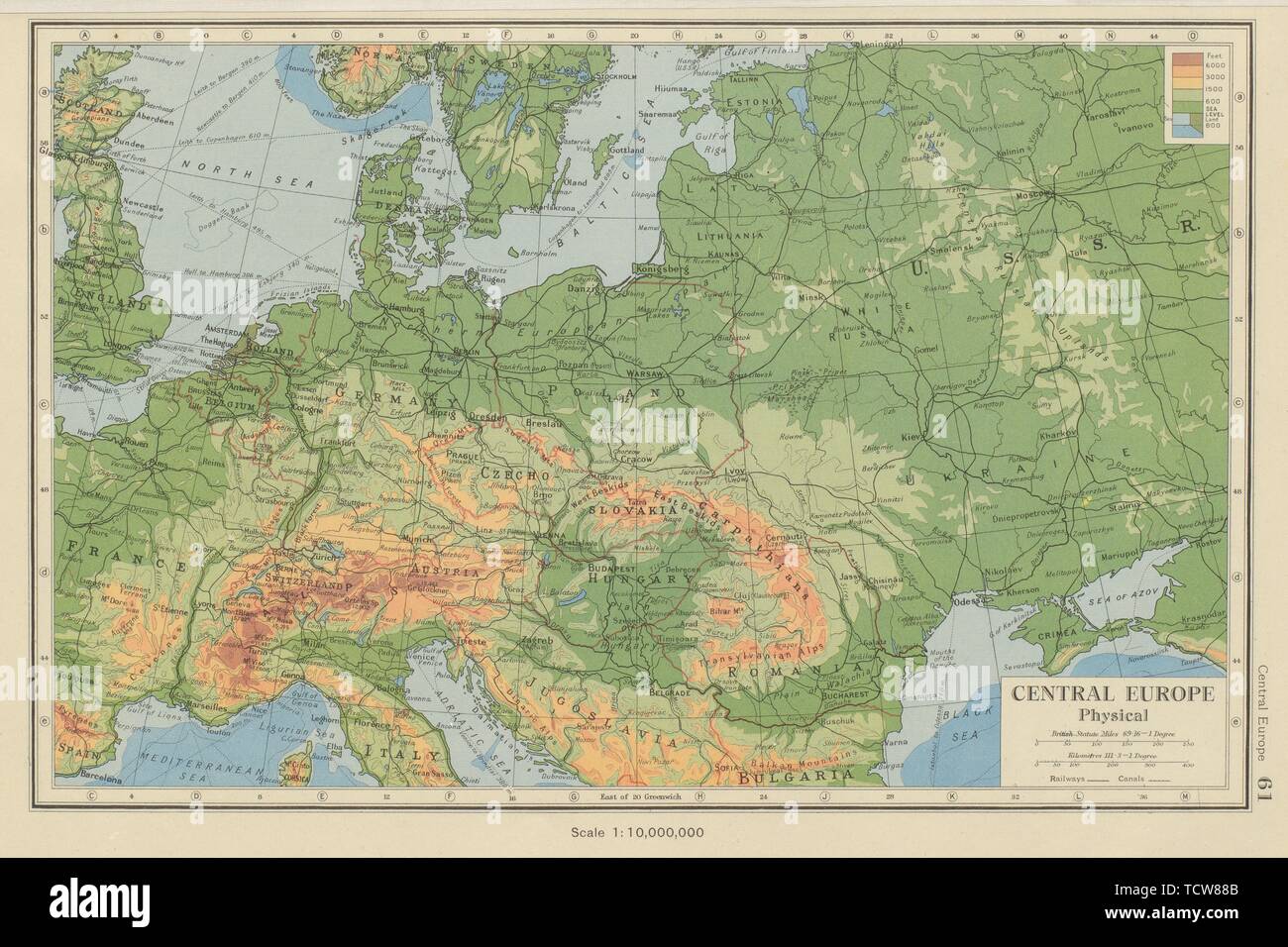 CENTRAL EUROPE Physical. Post World War 2 borders. BARTHOLOMEW 1947 old map Stock Photo