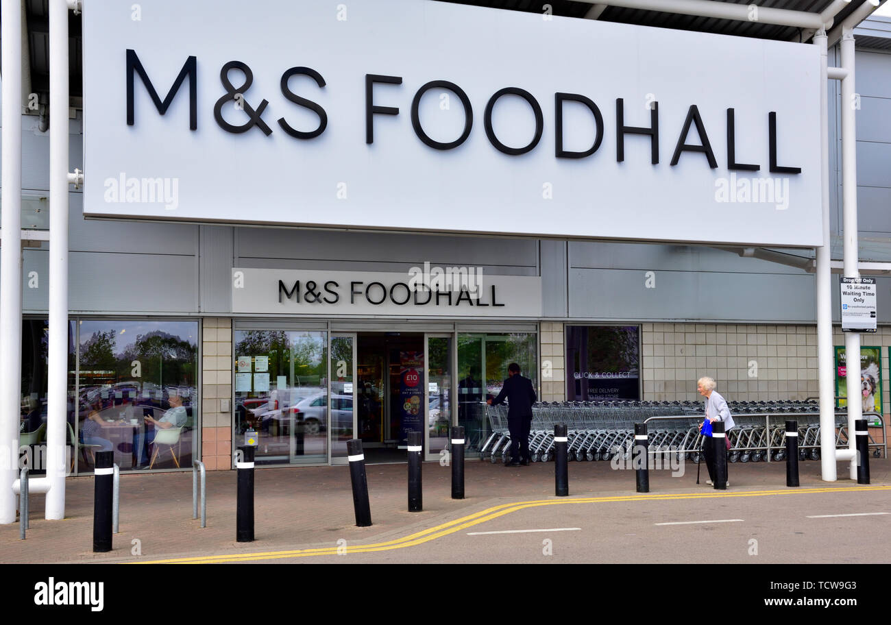 Outside M&S Foodhall, Imperial Retail Park, Bristol Stock Photo