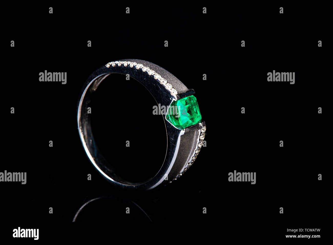Emerald Shape High Resolution Stock Photography and Images - Alamy