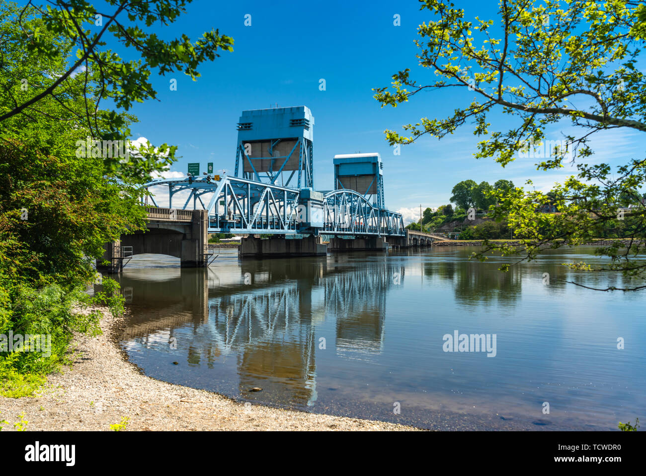 The LewistonClarkston Bridge reflected in the Snake River from