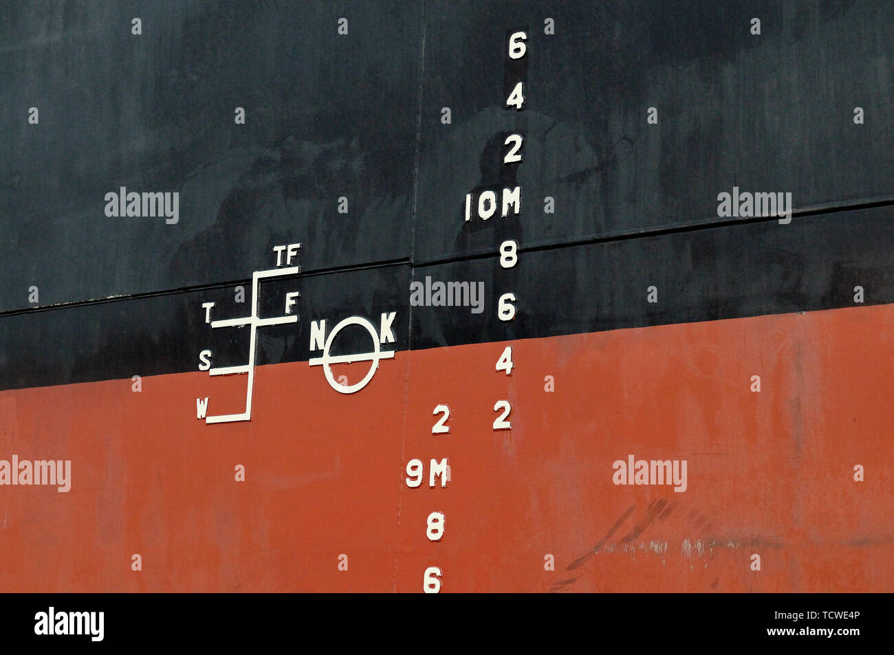 Ship draft markings hires stock photography and images Alamy