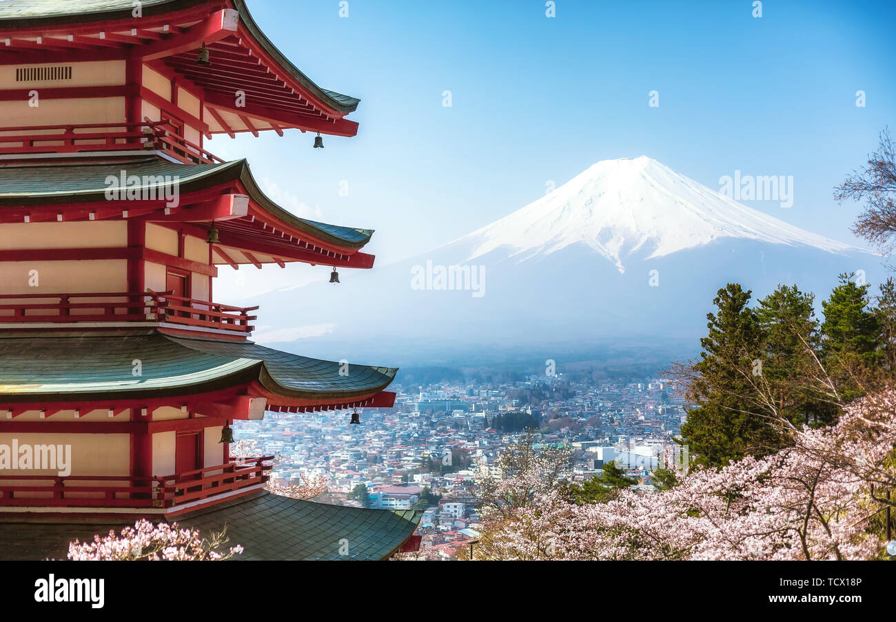 Shentao religious buildings in japan and lakes hires stock photography