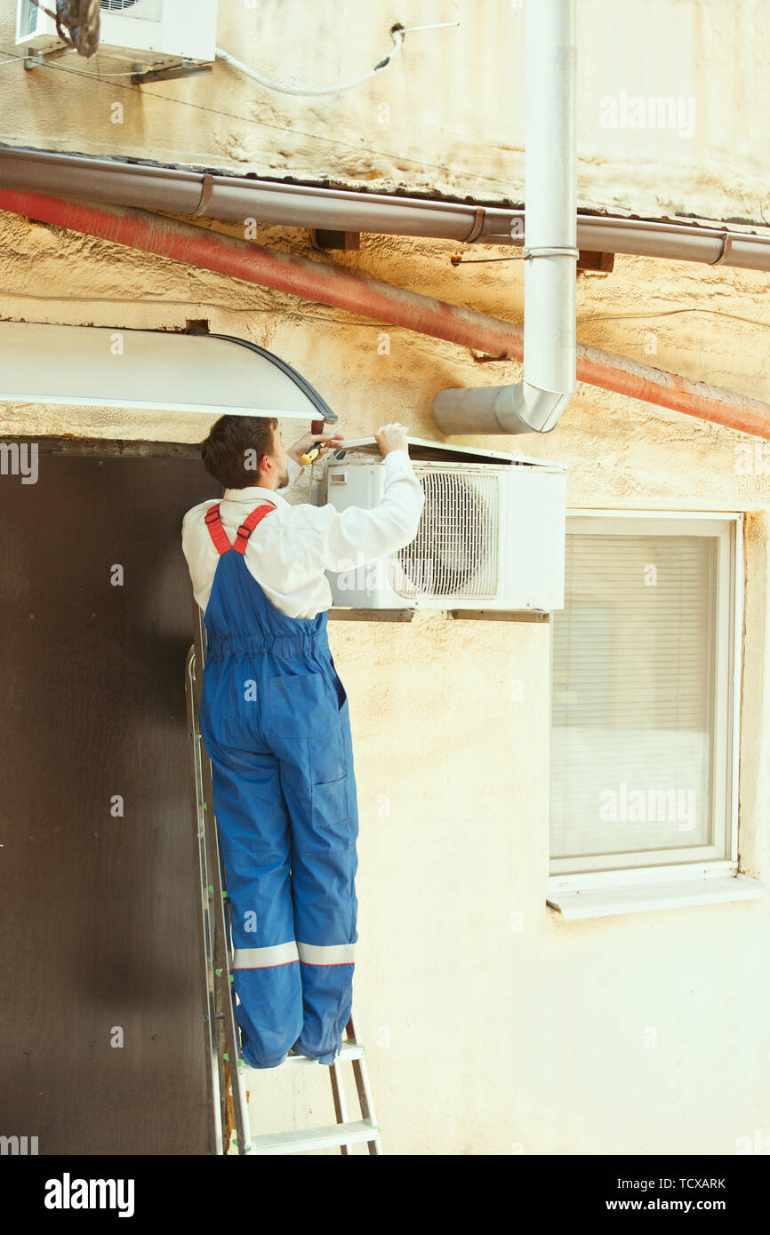Hvac technician hires stock photography and images Alamy