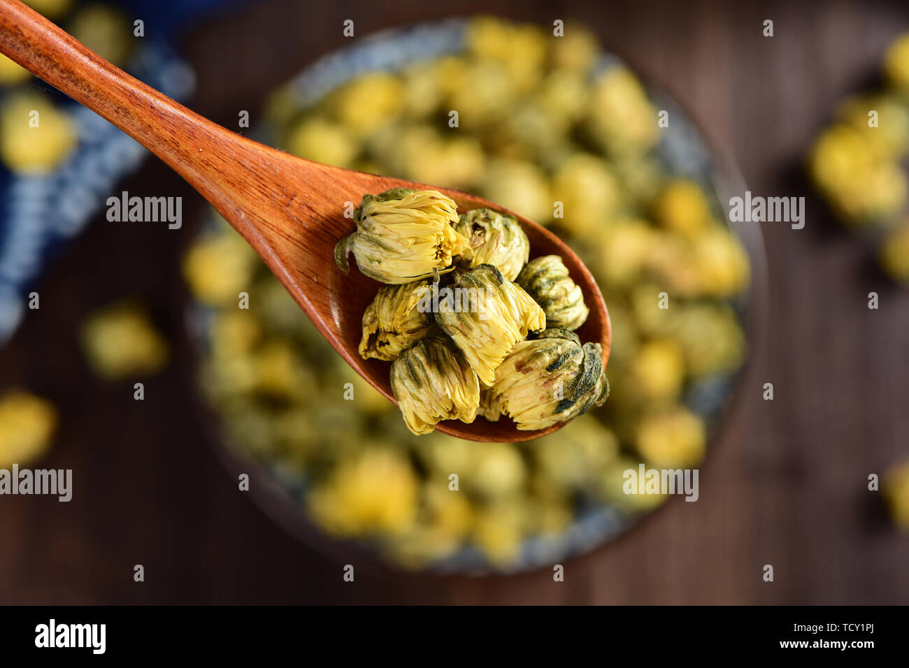 Fetal chrysanthemum flower tea drink Stock Photo Alamy