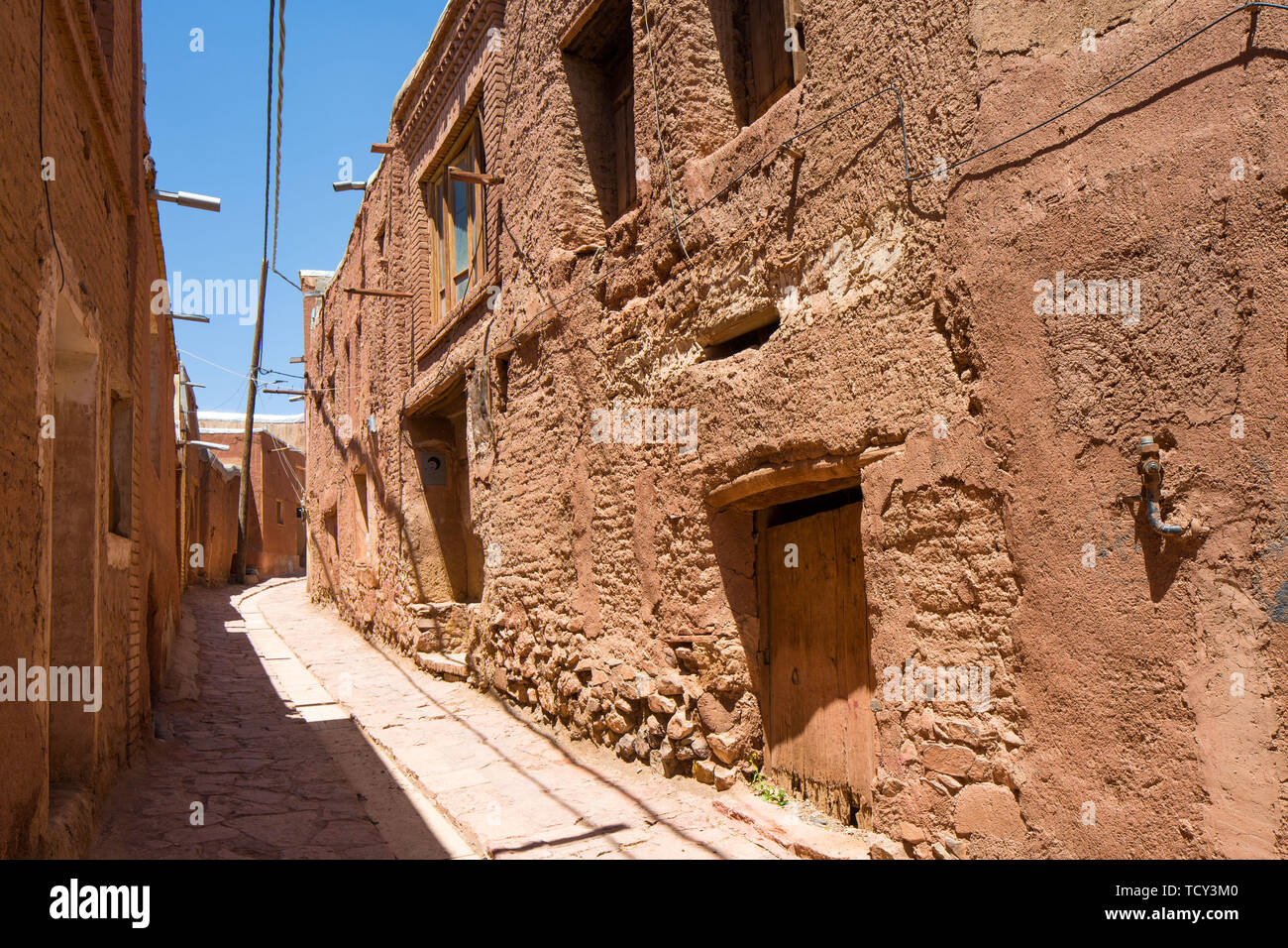 Wooden door abyaneh iran hi-res stock photography and images - Alamy