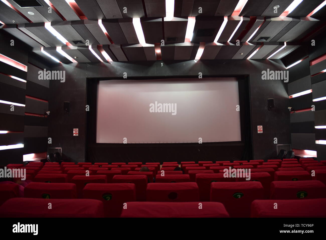 Cinema auditorium hi-res stock photography and images - Alamy
