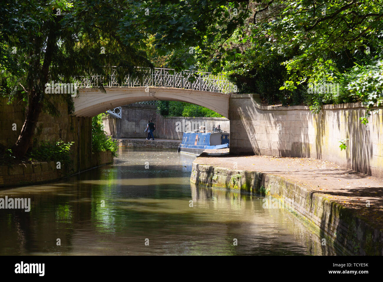 Kennet and Avon Canal Bath England - a canal boat moored on the Kennet and Avon Canal at Bath Somerset UK Stock Photo
