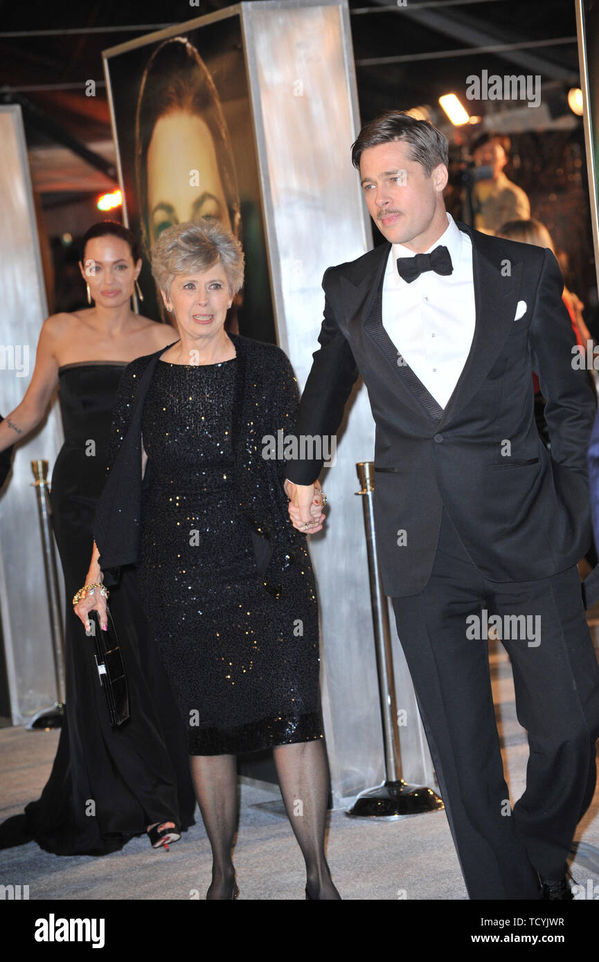 LOS ANGELES, CA. December 08, 2008: Brad Pitt & mother Jane Pitt at the