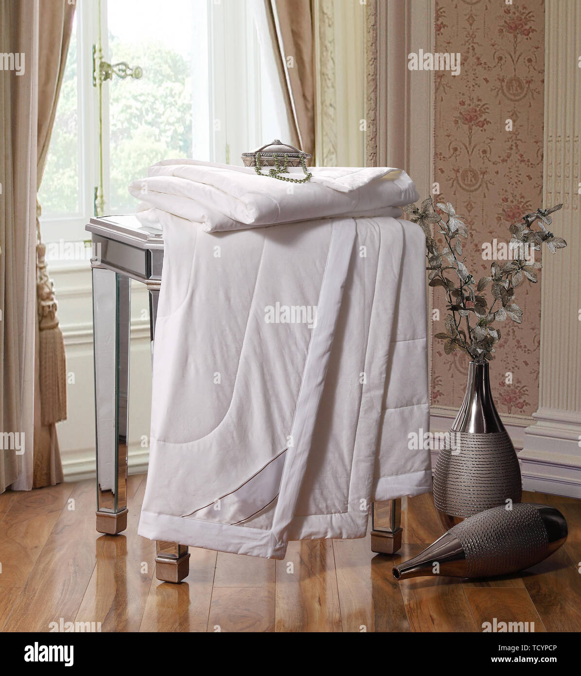 Quilt summer quilt Stock Photo - Alamy