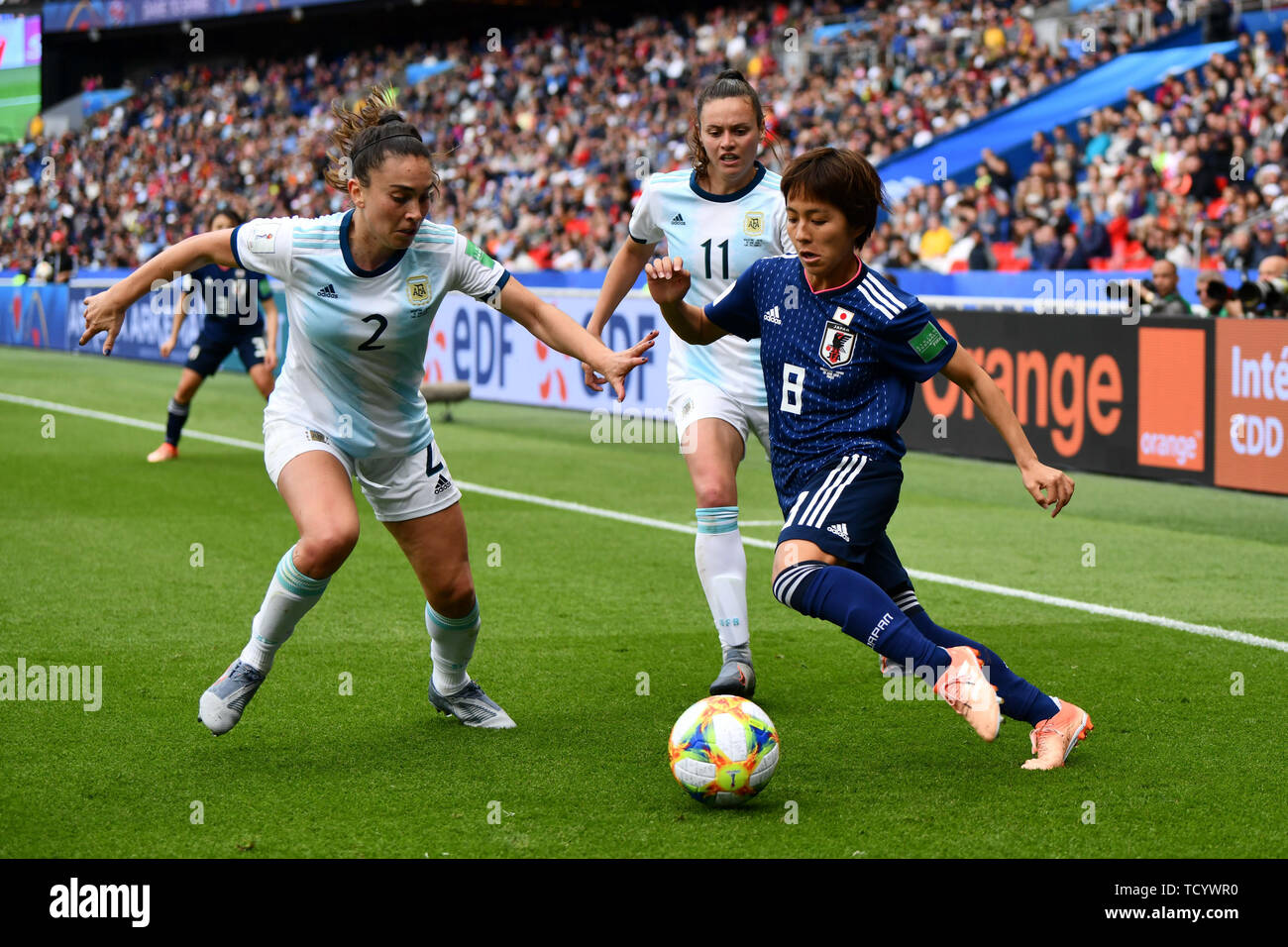 10 june 2019 Paris, France Soccer Women's World Cup France 2019: Argentina v Japan   Agustina Barroso (Argentinien) (2) tries to stop Mana Iwabuchi (Japan) (8) Stock Photo
