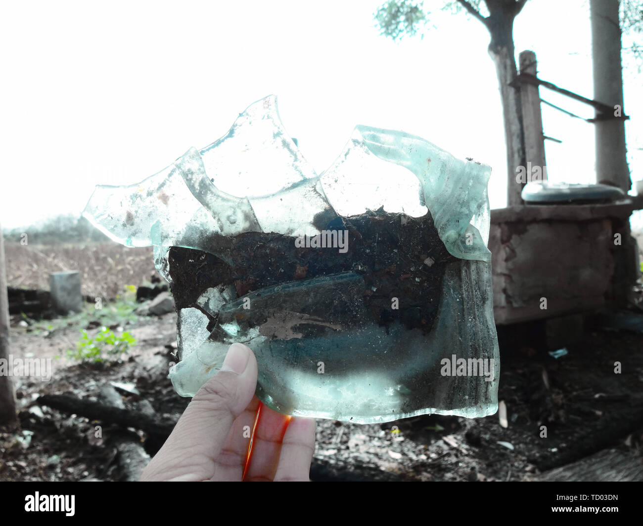 Glass Fiber Beer Can And Glass Melted After Fire Stock Photo - Download  Image Now - Accidents and Disasters, Apocalypse, Arid Climate - iStock