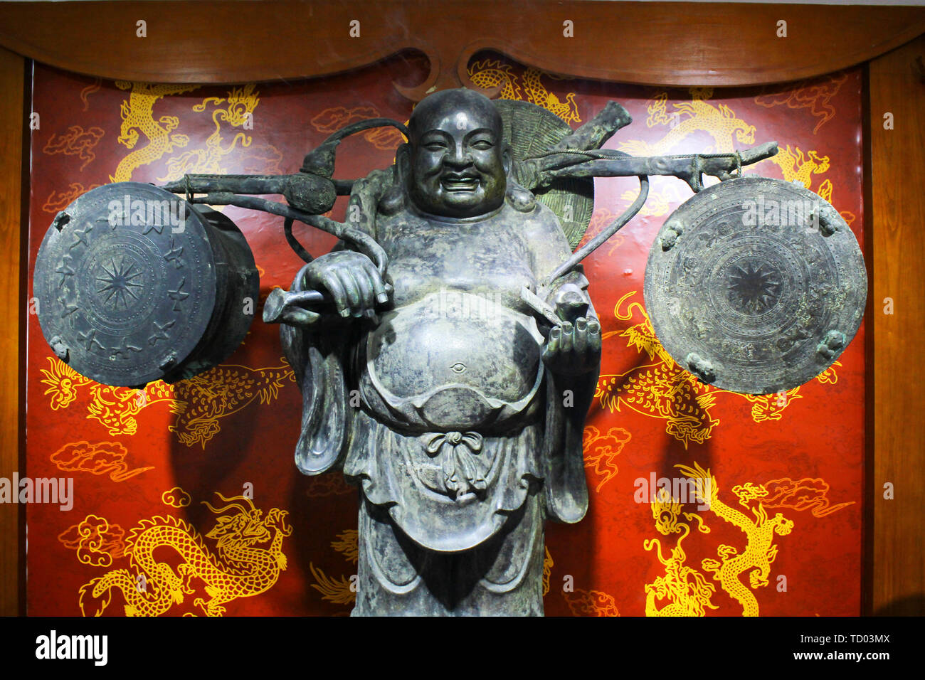 Bronze drum hi-res stock photography and images - Alamy
