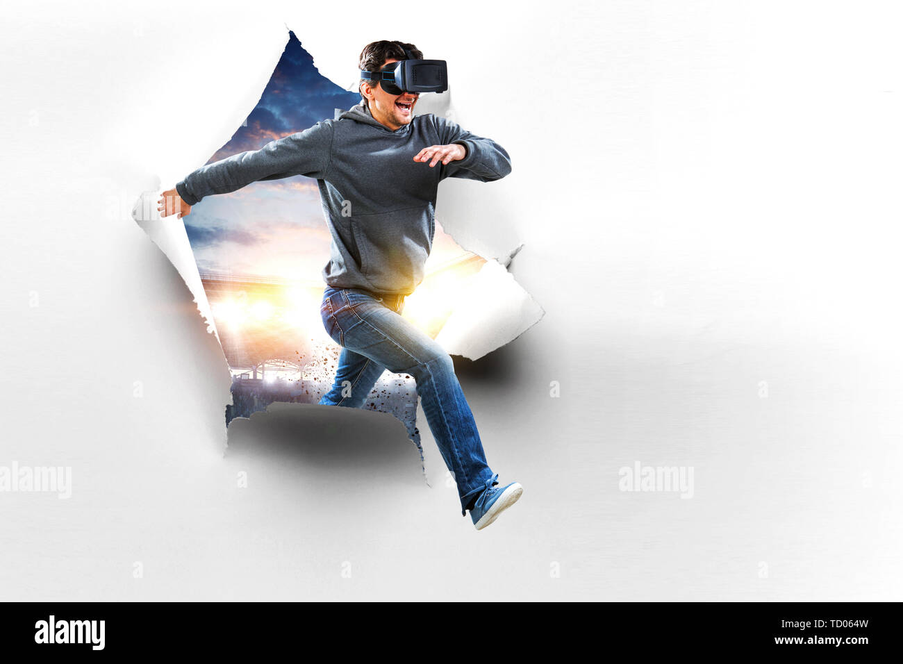Virtual reality experience hi-res stock photography and images - Alamy