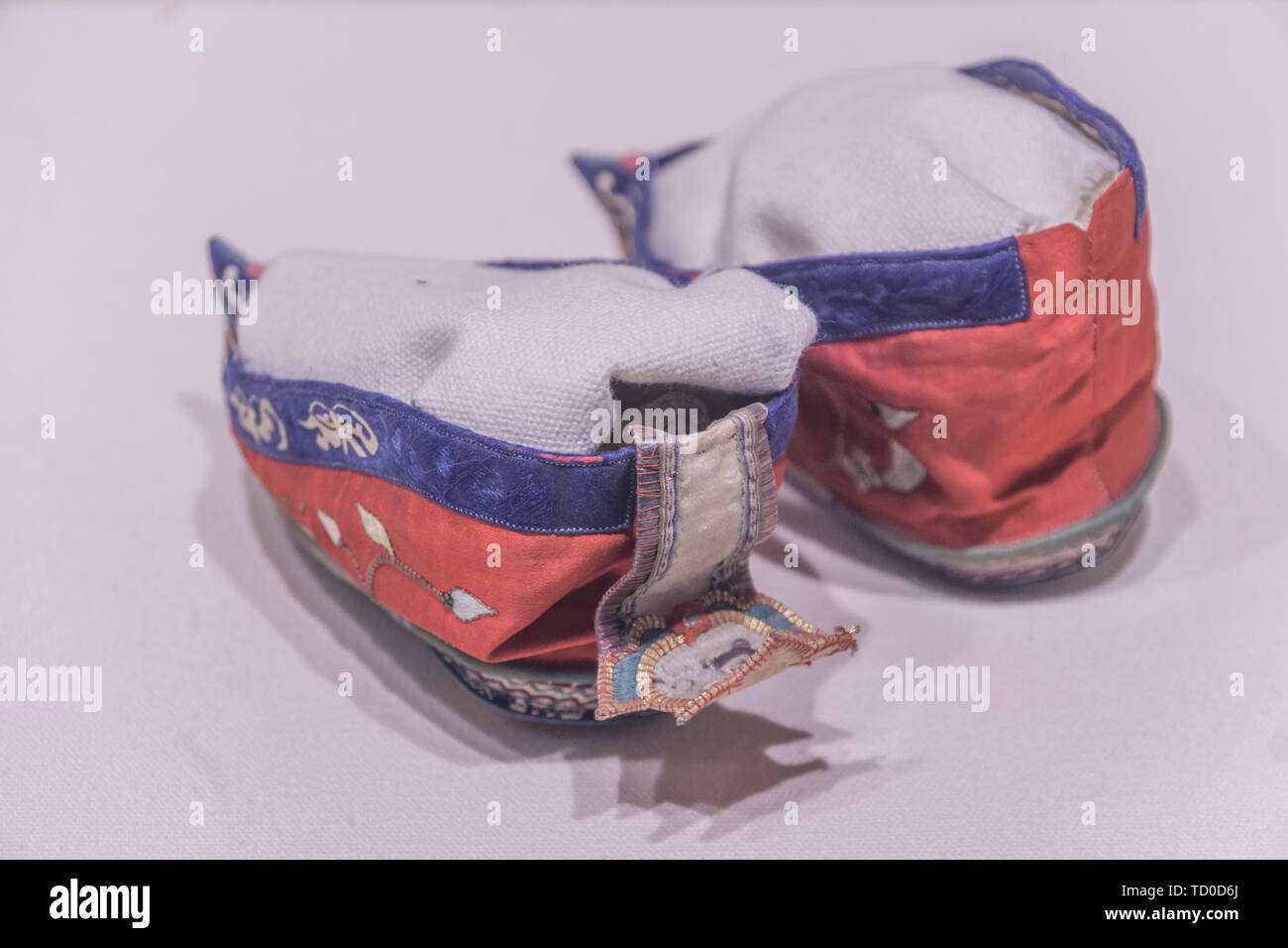 Chinese embroidered shoes in the Qing Dynasty Stock Photo Alamy