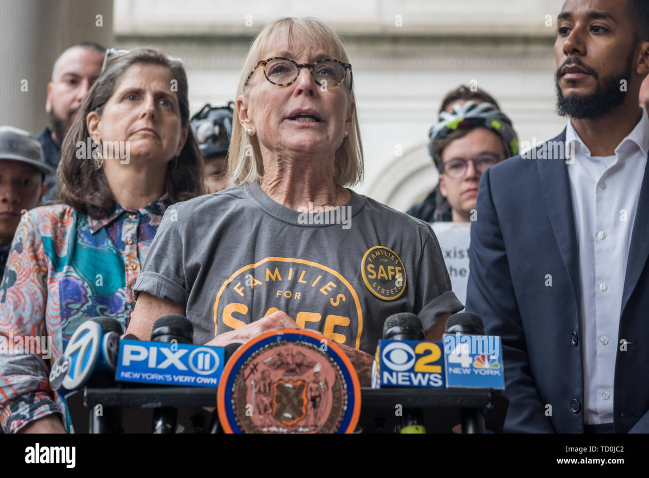 New York, USA. 10th June, 2019. Mary Beth Kelly of Families for Safe Streets recounting the day her husband was struck by a truck while biking and who died 3 days later of the injuries he had sustained. - On June 10, 2019, NYC Council Member Antonio Reynoso held a press conference alongside NYC Council Member Helen Rosenthal and safer streets advocates at NY City Hall addressing a recent incident where a motorist attempted to run over a cyclist near the Hudson River Greenway. Credit: PACIFIC PRESS/Alamy Live News Stock Photo