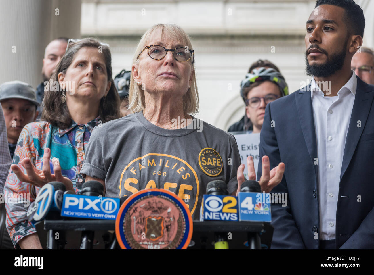 New York, USA. 10th June, 2019. Mary Beth Kelly of Families for Safe Streets recounting the day her husband was struck by a truck while biking and who died 3 days later of the injuries he had sustained. - On June 10, 2019, NYC Council Member Antonio Reynoso held a press conference alongside NYC Council Member Helen Rosenthal and safer streets advocates at NY City Hall addressing a recent incident where a motorist attempted to run over a cyclist near the Hudson River Greenway. Credit: PACIFIC PRESS/Alamy Live News Stock Photo