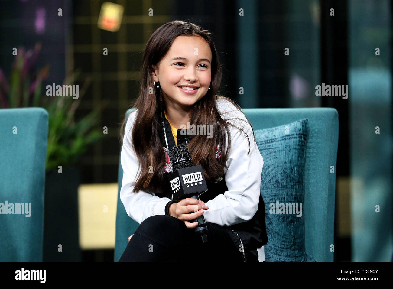 Kaylin hayman hi-res stock photography and images - Alamy