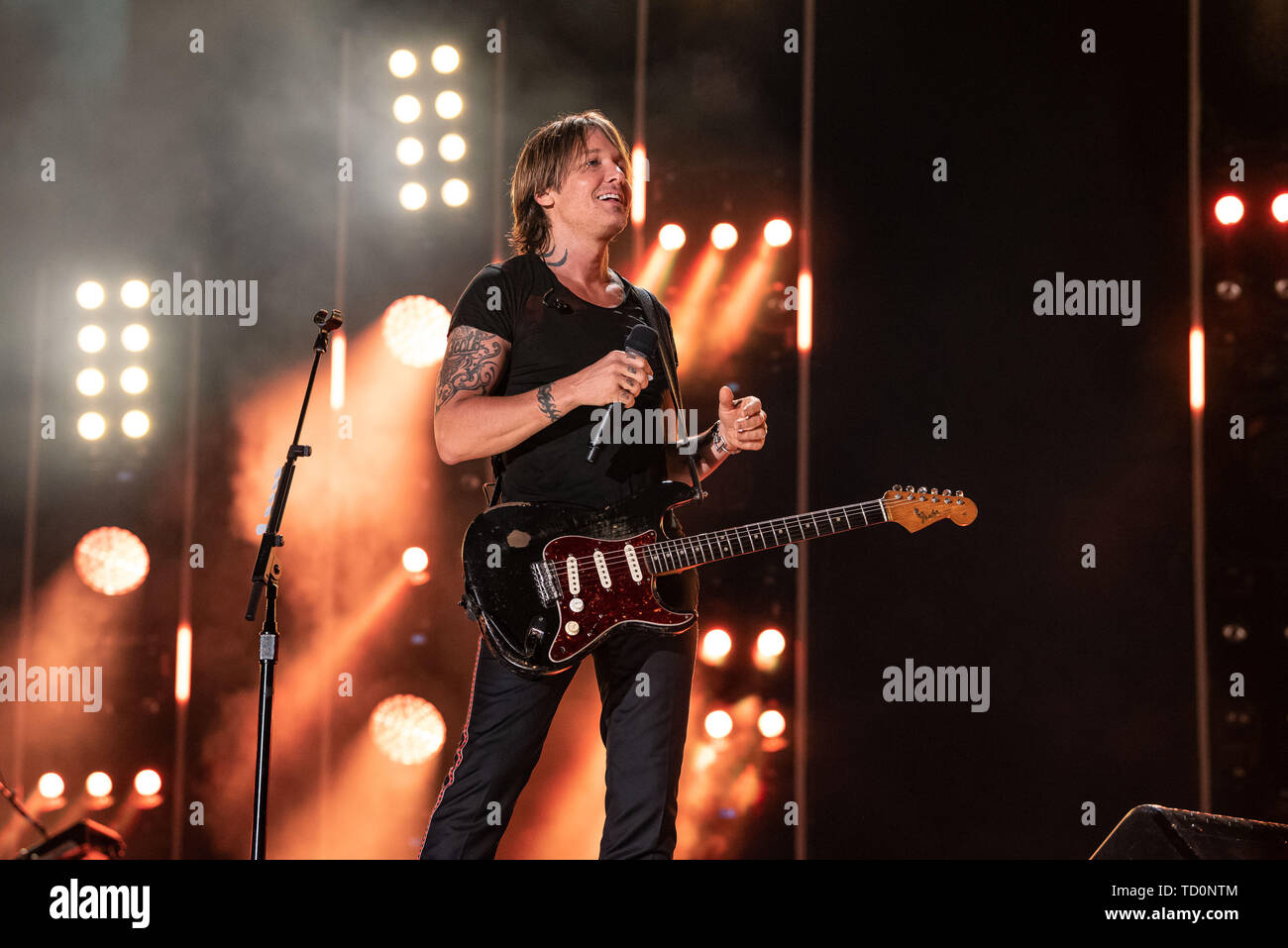 NASHVILLE, TENNESSEE - JUNE 09: Keith Urban performs on stage for day 4 of the 2019 CMA Music Festival on June 09, 2019 in Nashville, Tennessee. Photo: Andrew Wendowski for imageSPACE/MediaPunch Stock Photo