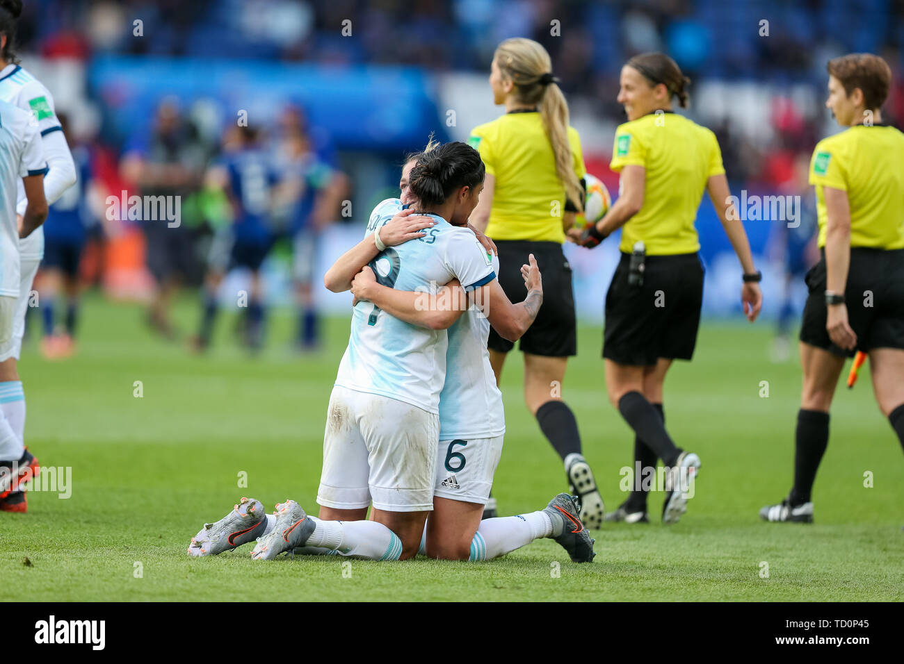 Paris, France. 10th June, 2019. Sole Jaimes and Aldana Cometti of Argentina celebrate their draw at the final whistle during the FIFA Women's World Cup France 2019 Group D match between Argentina and Japan at Parc des Princes in Paris, France on June 10, 2019. Credit: AFLO/Alamy Live News Stock Photo