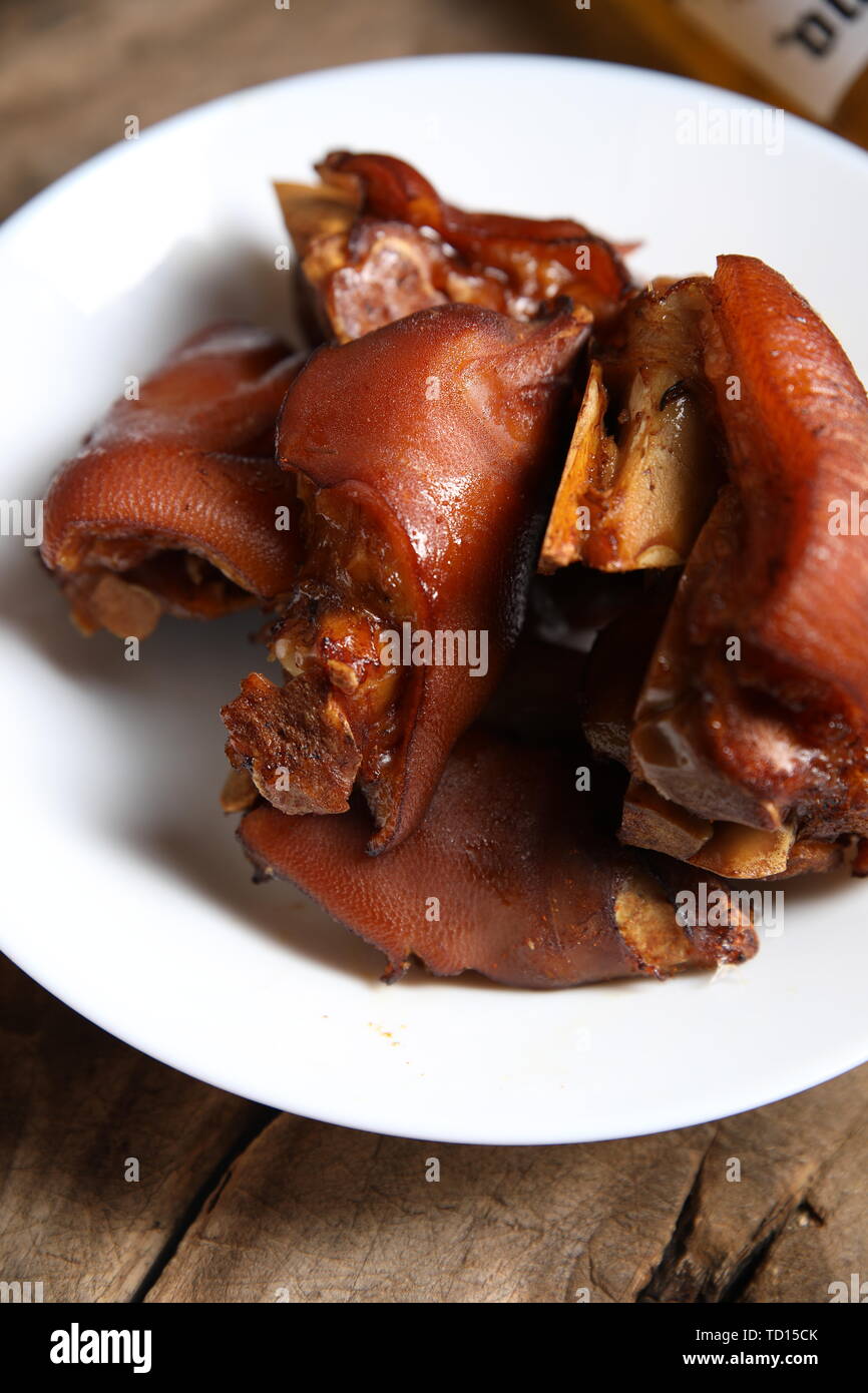 Delicious roasted pig's hoof food Stock Photo Alamy