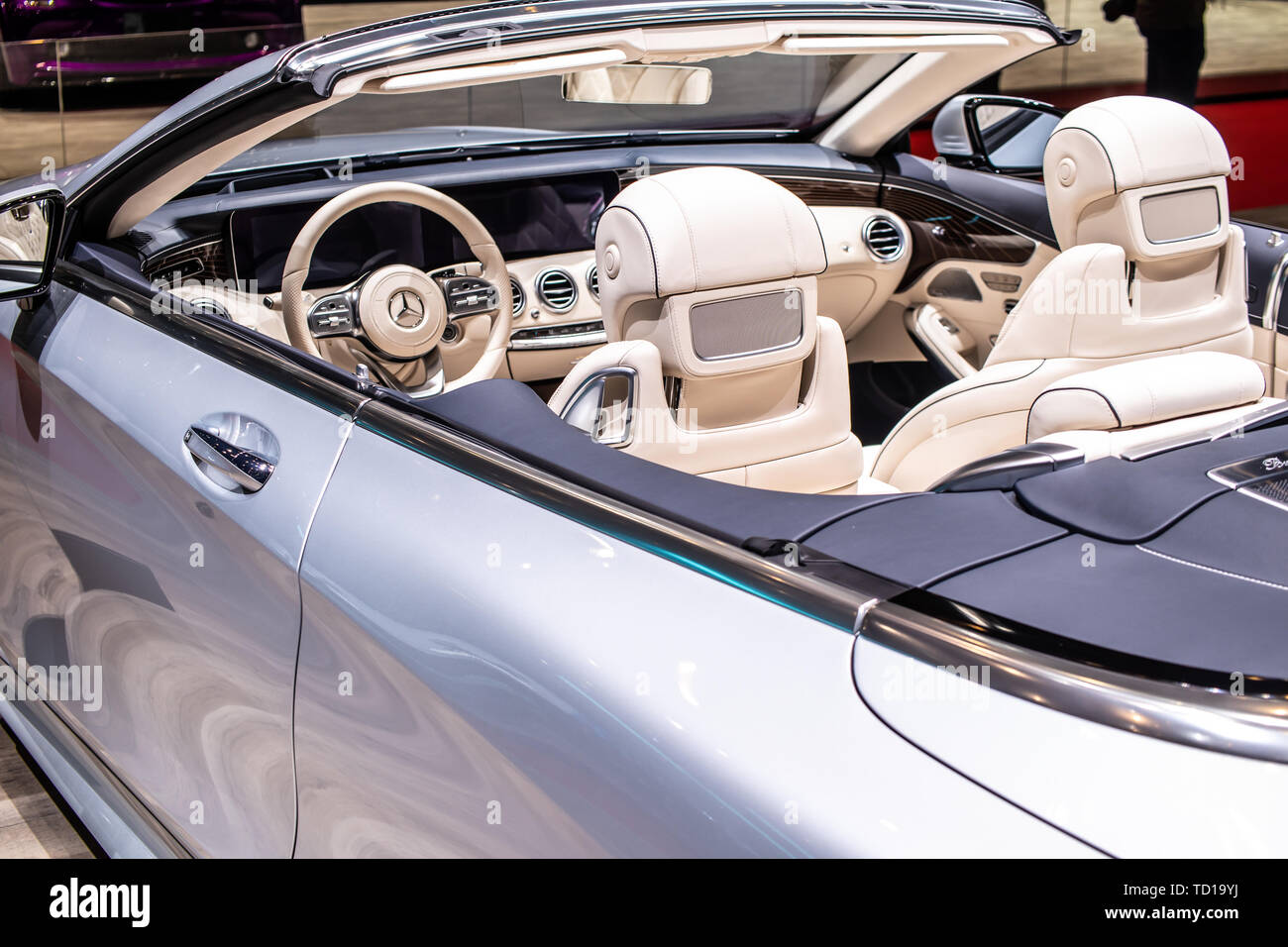 Page 4 - Cabrio, Switzerland High Resolution Stock Photography and Images -  Alamy