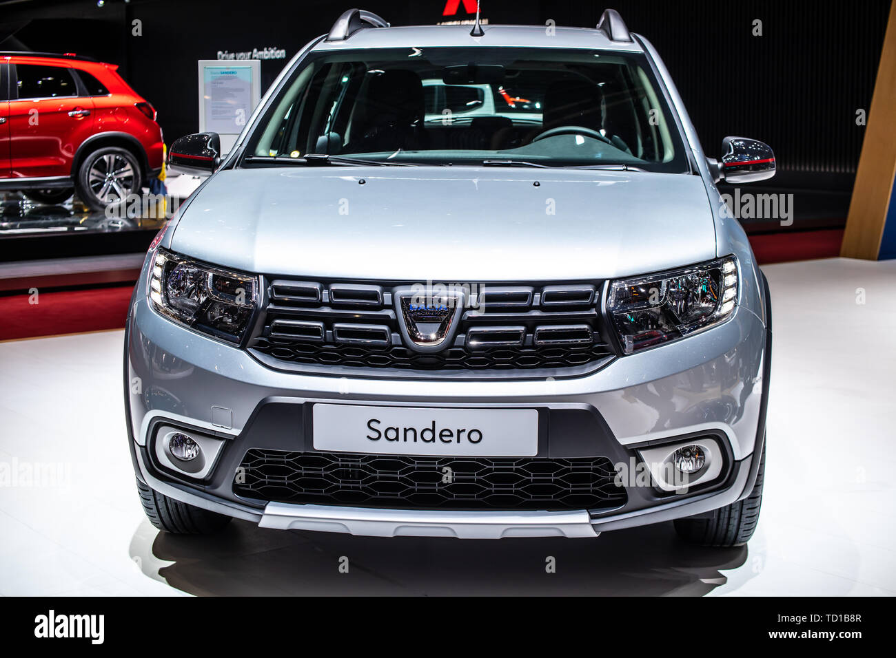 Dacia sandero hi-res stock photography and images - Alamy