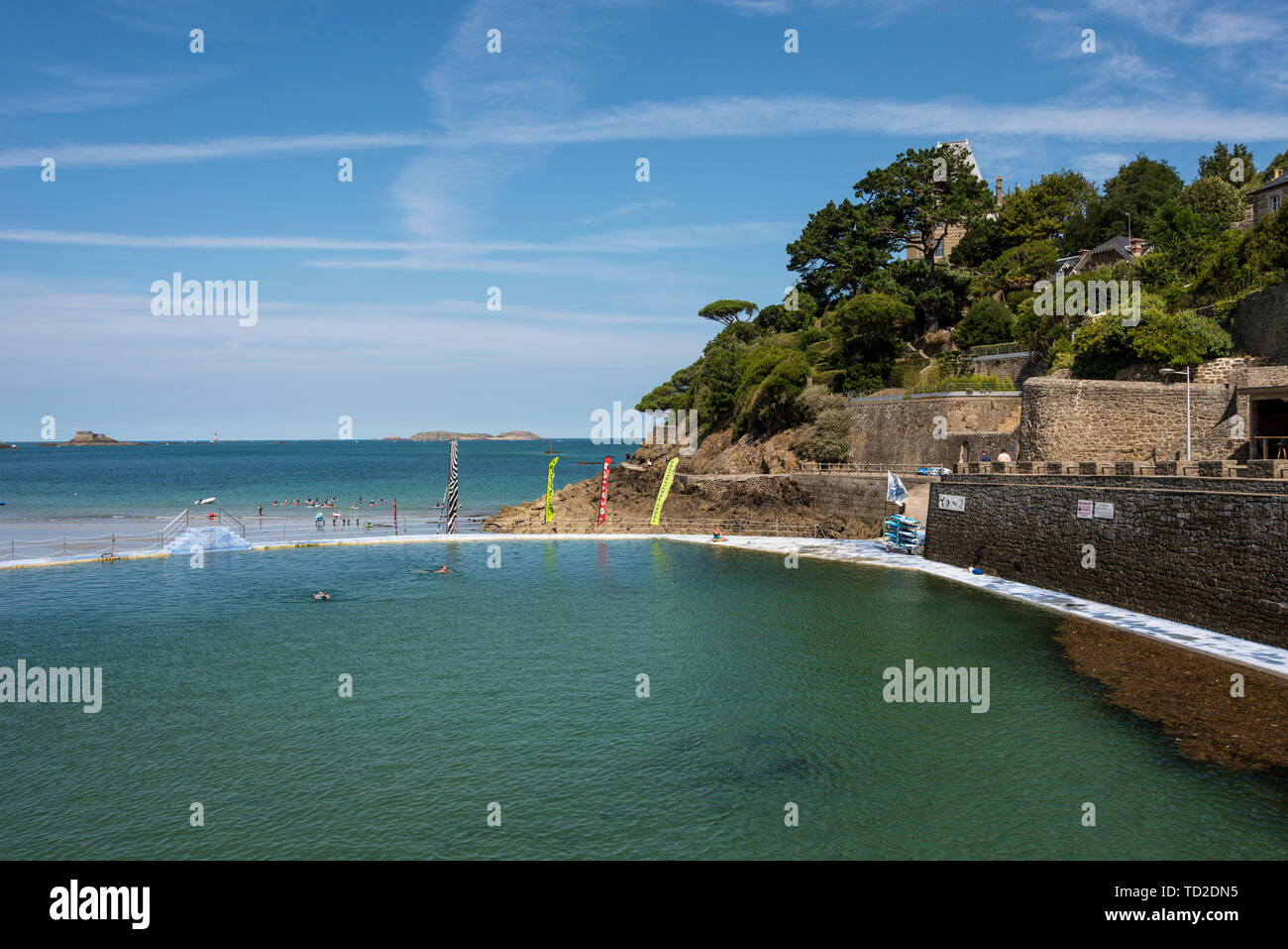 Seawater pool on the beach, Plage de L'Ecluse, Dinard, Brittany, France Stock Photo