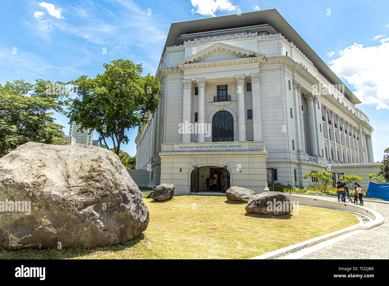 Jun 8 2019 People Entering The National Museum Of Natural History Jun 8 2019 people entering the national museum of natural history