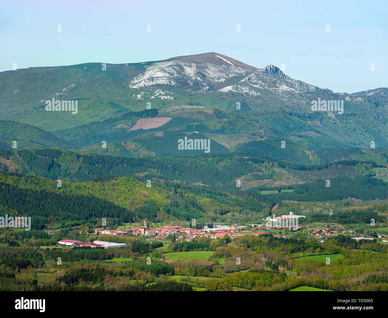Otxandio village and Gorbea mountain Stock Photo