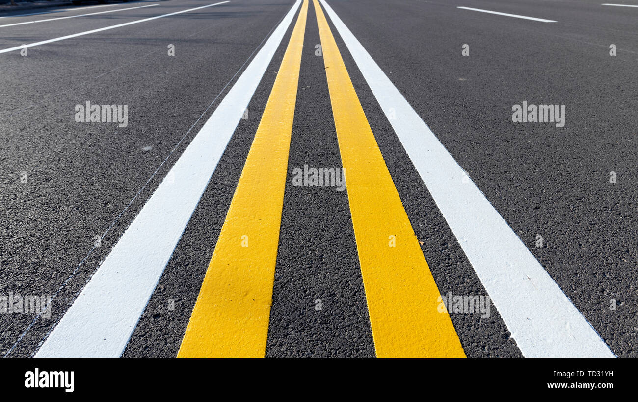 Double yellow line Stock Photo Alamy