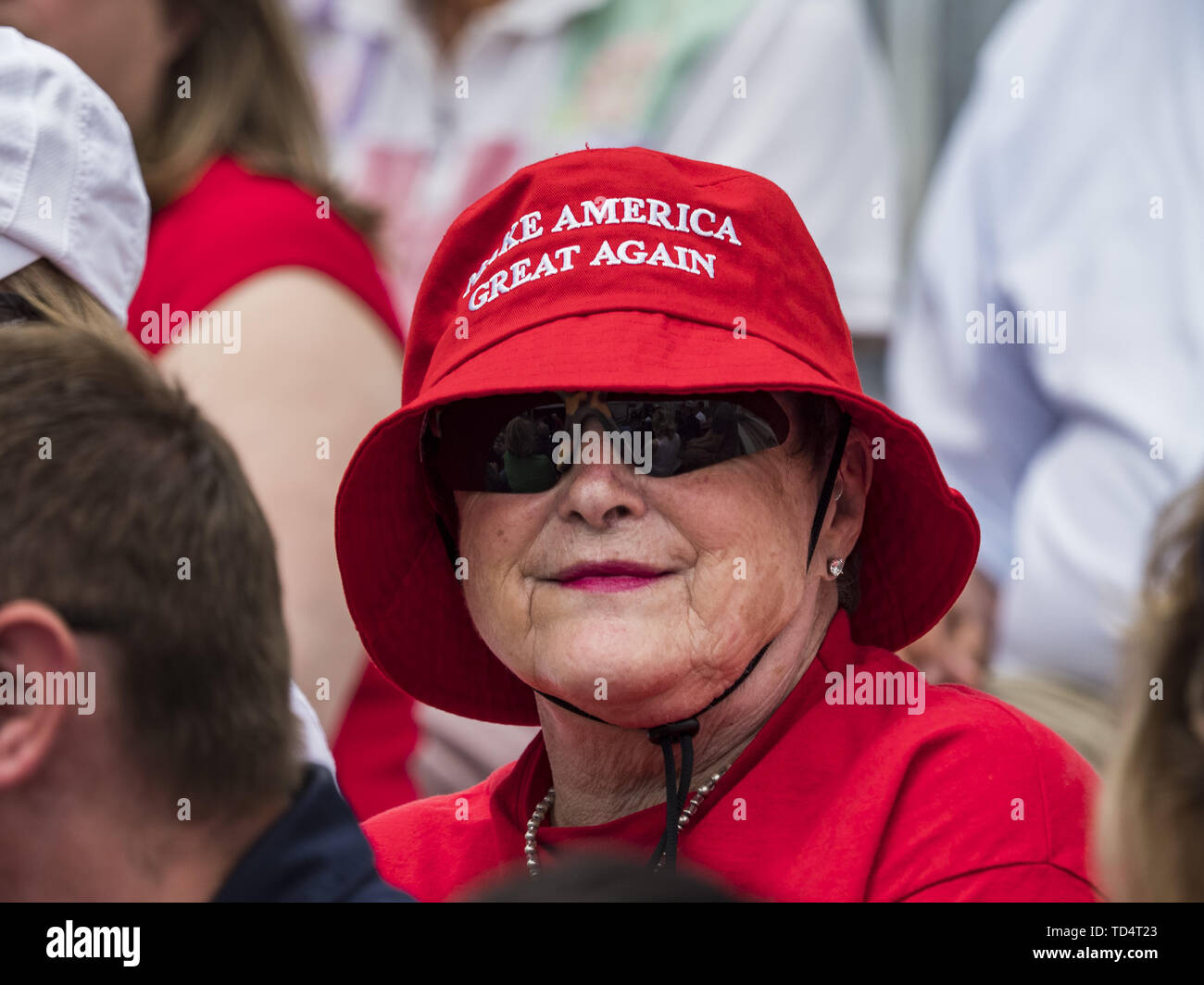 red maga bucket hat