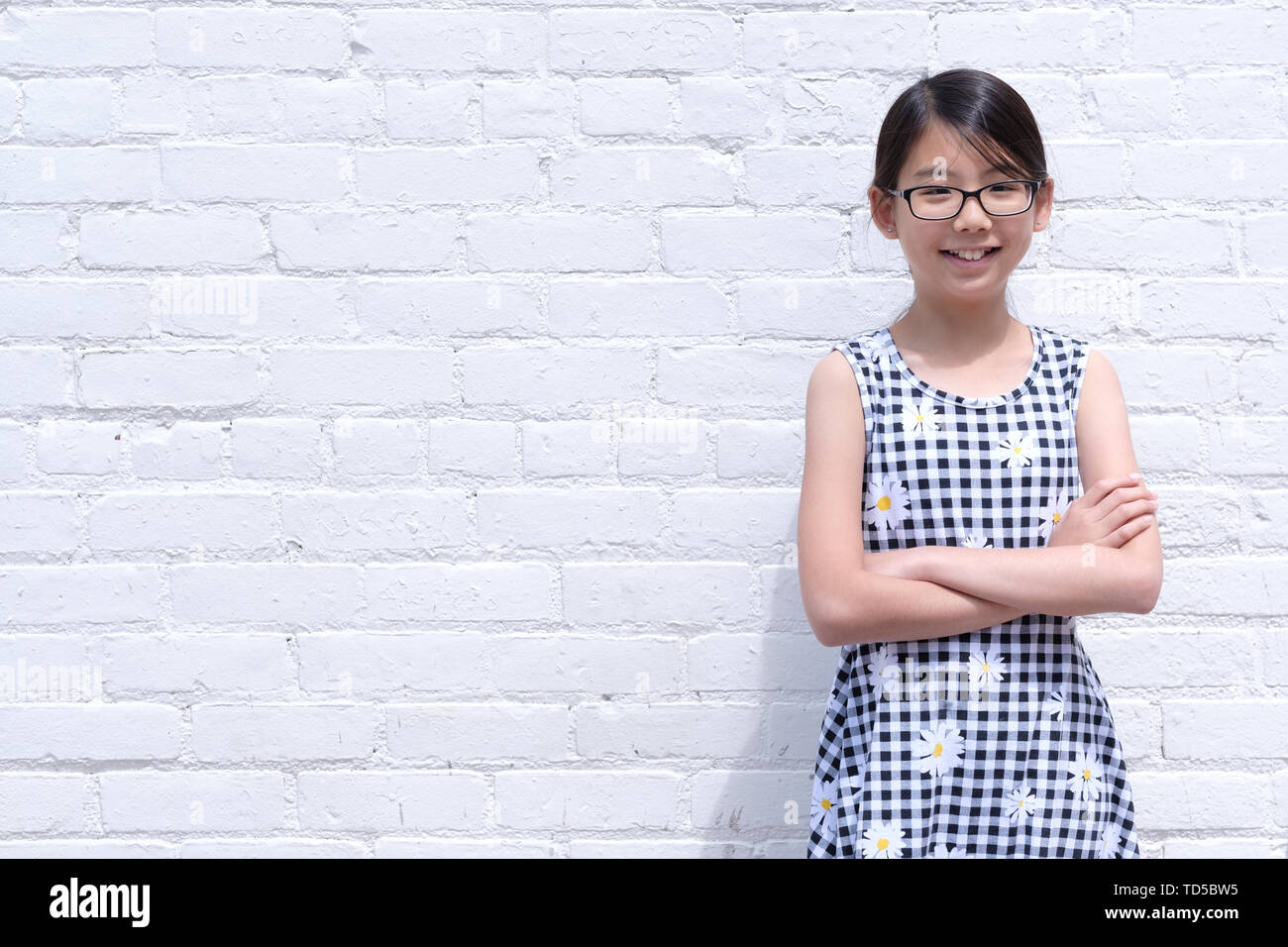 Pretty asian model young teenager hi-res stock photography and images ...
