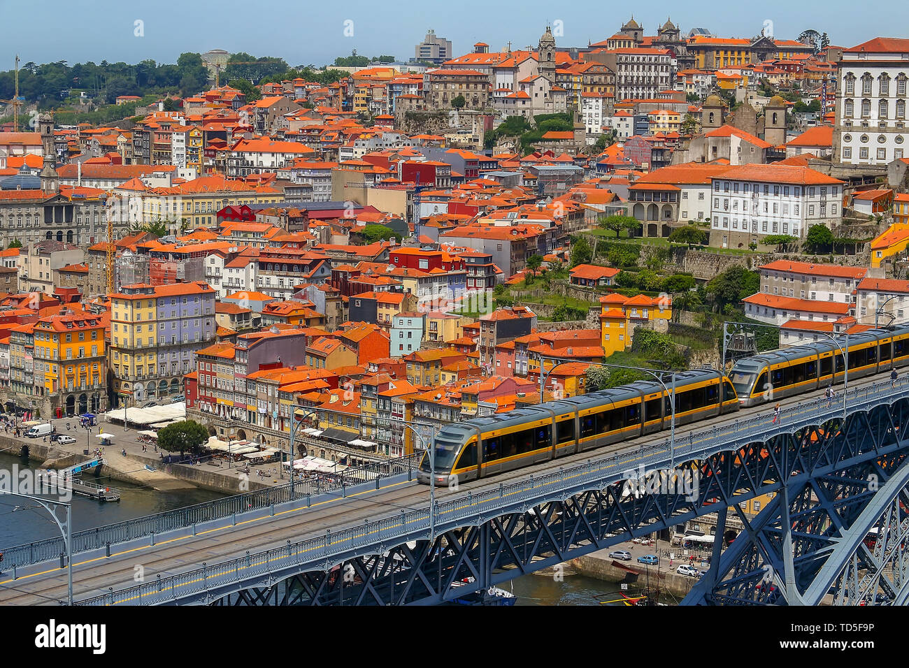 Deck arch bridge hi-res stock photography and images - Alamy