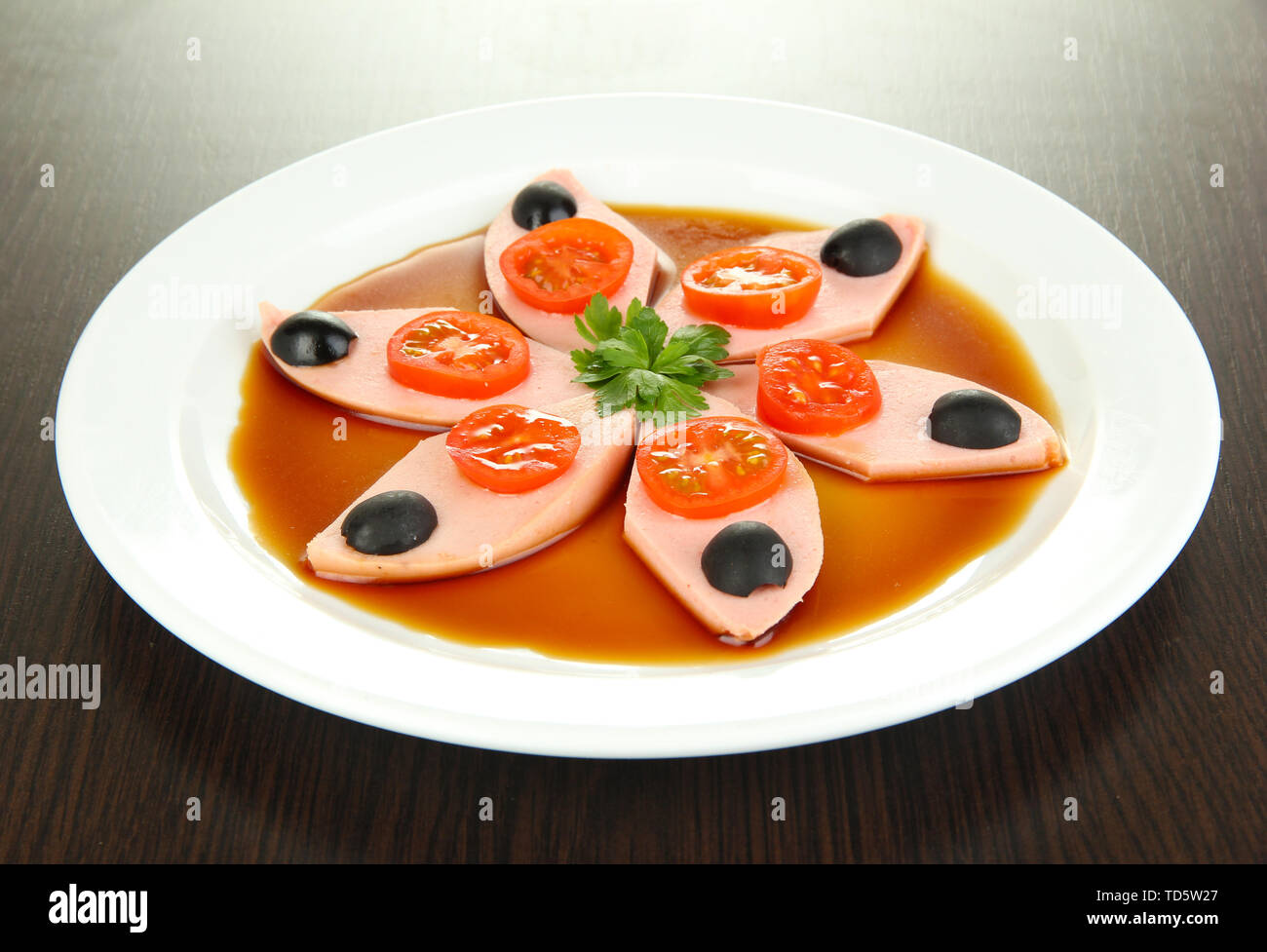 Big plate tiny portion hi-res stock photography and images - Alamy