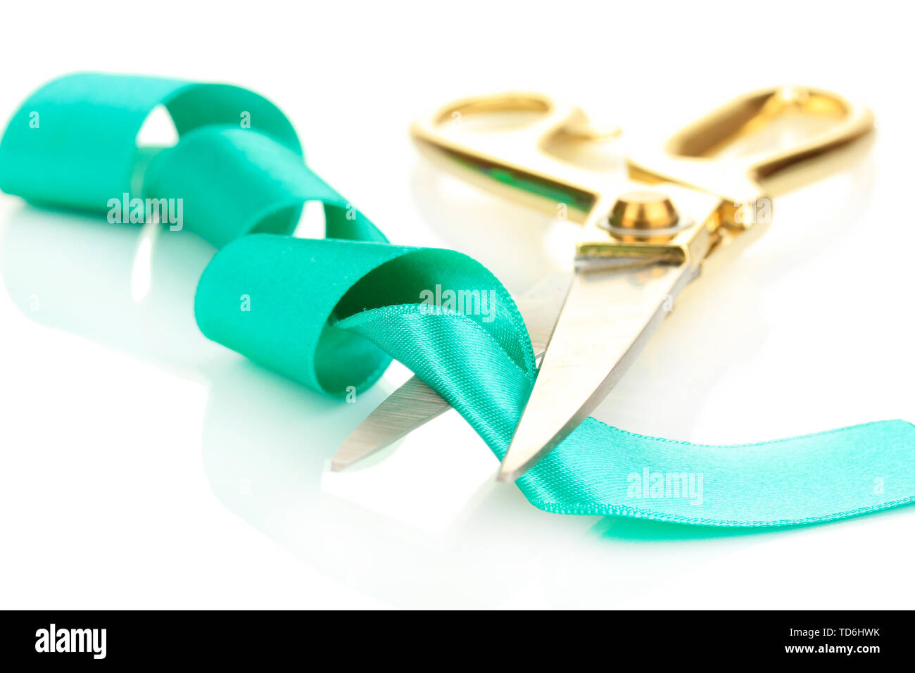 Sissors Ribbon Scissors cutting green ribbon hi-res stock photography and images - Alamy
