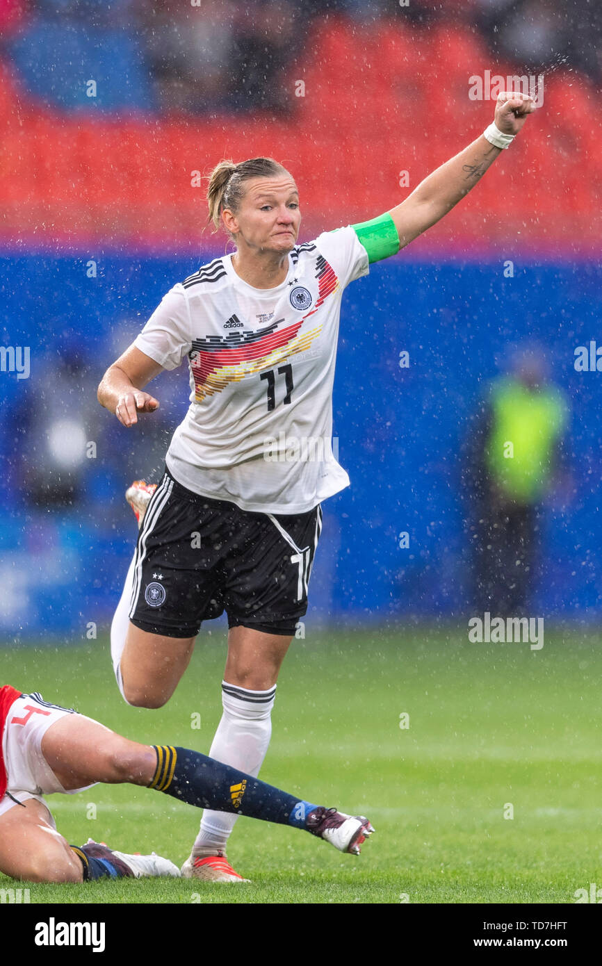 Valenciennes, France. 12th June, 2019. Alexandra Popp (Germany) during the FIFA Women's World Cup France 2019 Group B match between Germany 1-0 Spain at Hainaut Stadium in Valenciennes, France, June12, 2019. Credit: Maurizio Borsari/AFLO/Alamy Live News Stock Photo
