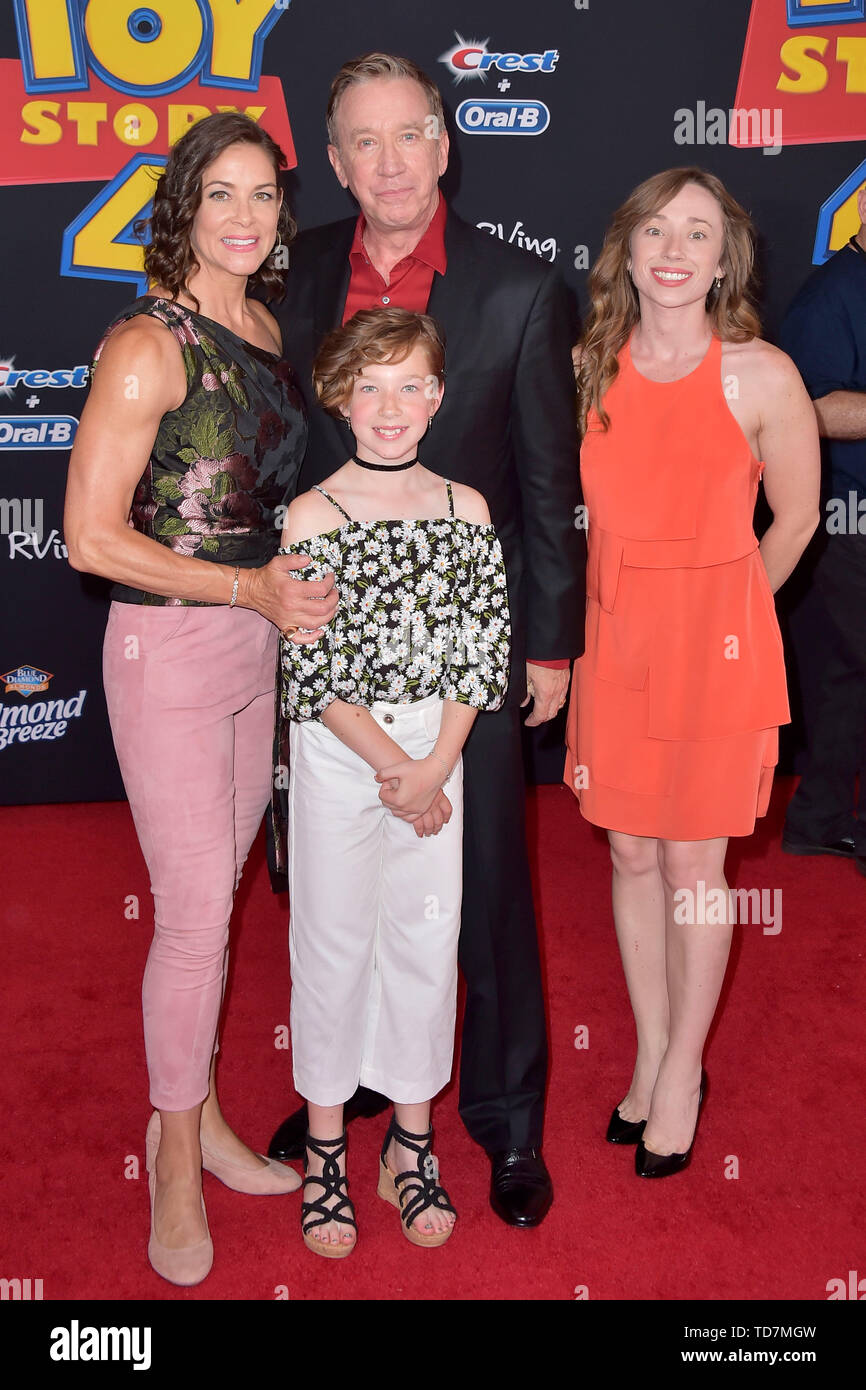 Jane Hajduk with husband Tim Allen and daughter Elizabeth Allen Dick and Katherine at the world of the movie 'A Toy Story: Everything Hears No Command/Toy Story 4' at the