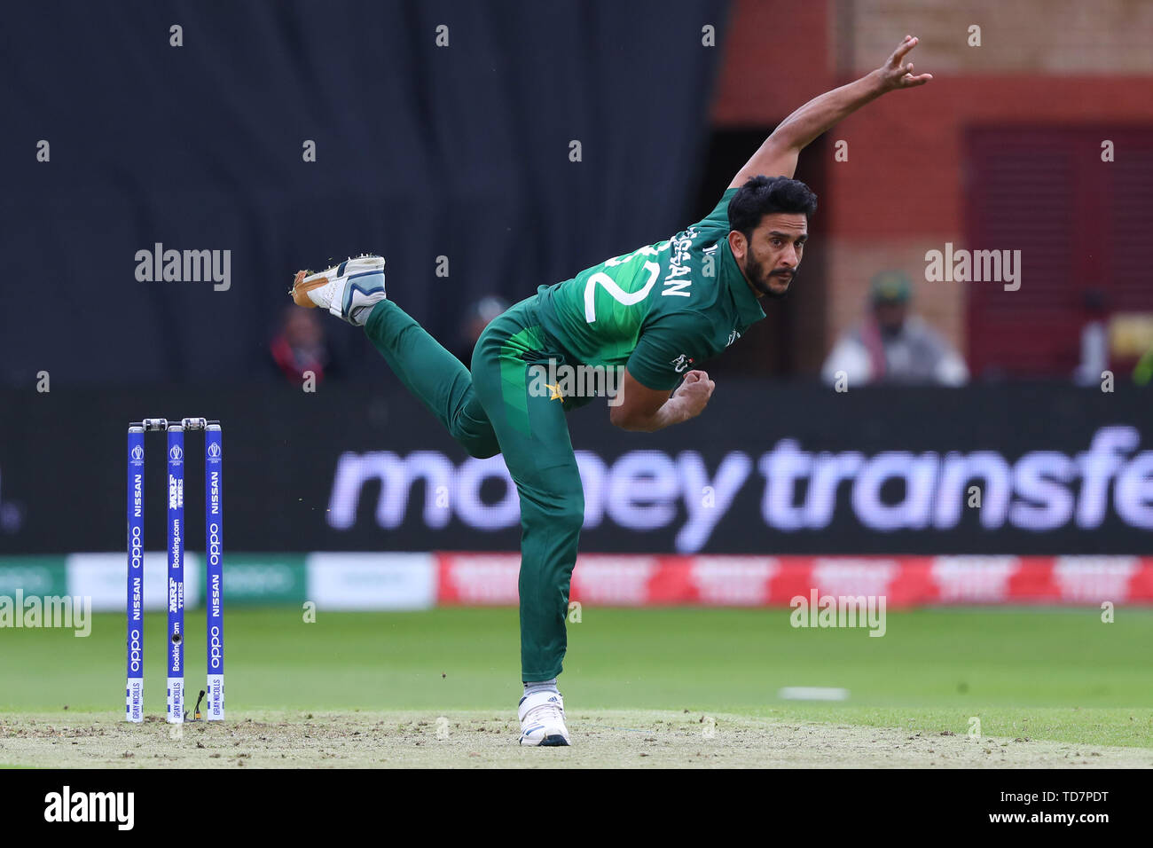 Hasan ali of pakistan bowling hi-res stock photography and images - Alamy