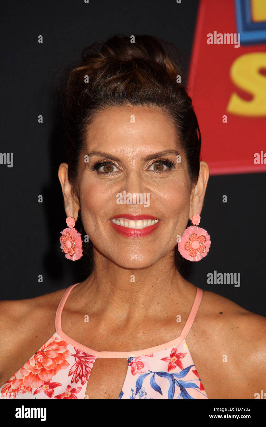 Lori alan hi-res stock photography and images - Alamy