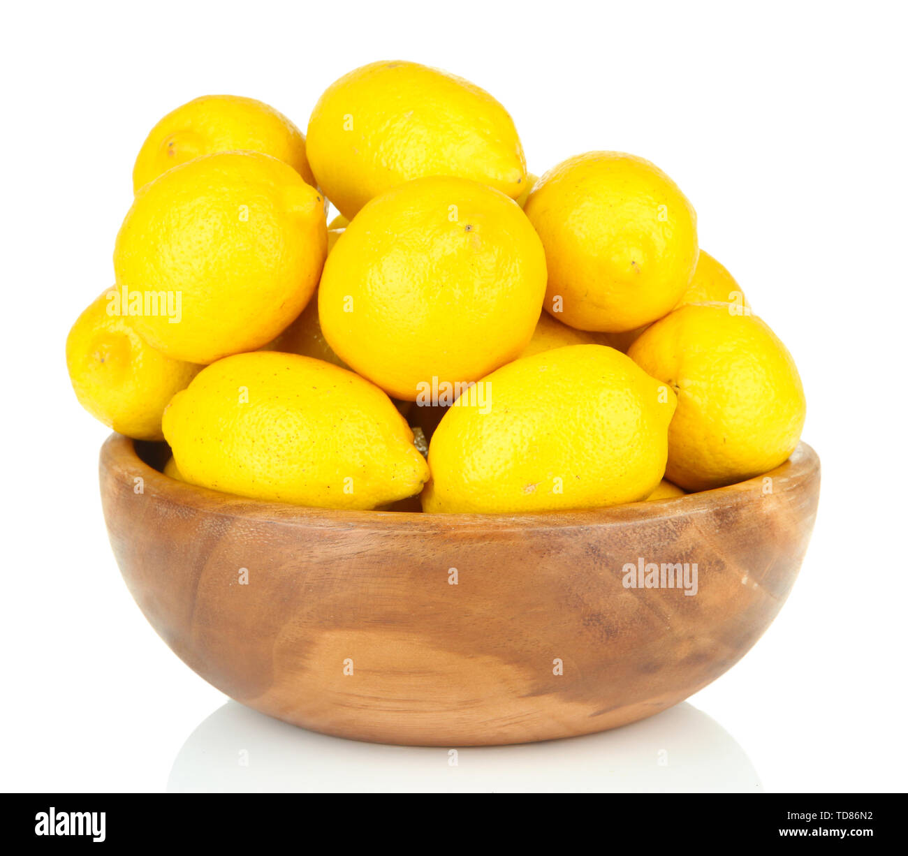 Ripe lemons in bowl isolated on white Stock Photo - Alamy